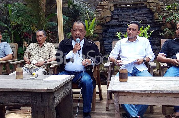 Ketua FPOR, Eka Santosa, saat konferensi pers, Senin (6/8/2018) di Bandung.