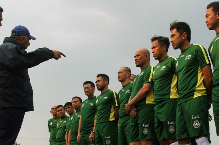PSSI menggelar kursus pelatih A AFC di Nirwana Sawangan Park (dahulu dikenal dengan nama National Youth Training Centre PSSI), Depok, Jawa Barat.