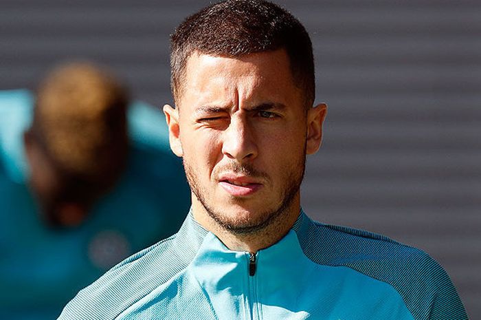 Ekspresi gelandang Chelsea, Eden Hazard, menghadiri sesi latihan tim di Cobham, London, pada 11 September 2017, menjelang laga Grup C Liga Champions melawan FQ Qarabag.