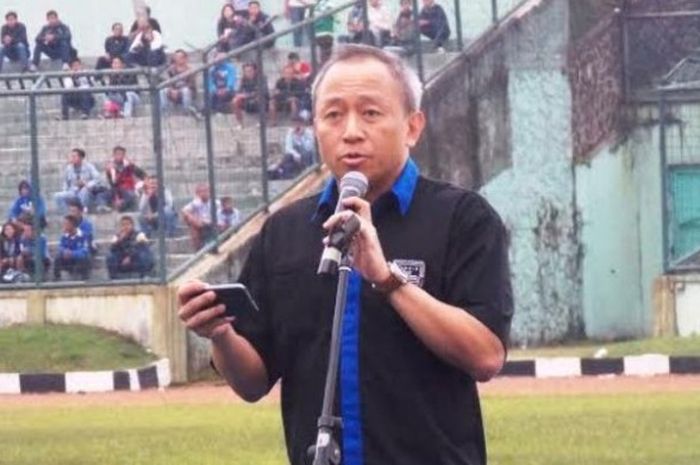 Direktur Utama PT PBB selaku pengelola Persib, Glenn Sugita dalam launching skuat Maung Bandung pada Sabtu (23/4/2016). 