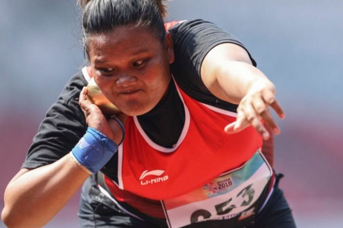 Atlet tolak peluru andalan Indonesia, Suparniyati, sukses mendulang medali emas pertama Indonesia dari cabang para atletik Asian Para Games 2018, pada Senin (8/10/2018), di Stadion GBK, Jakarta. 