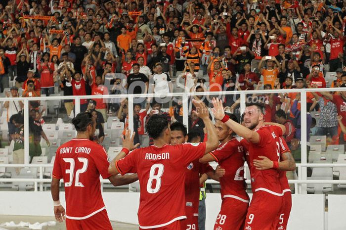 Suka cita pemain Persija Jakarta seusai mencetak gol ke gawang Tampines Rovers pada matchday kedua Grup H Piala AFC 2018 di SUGBK, Senayan, Jakarta Pusat, Rabu (28/2/2018).
