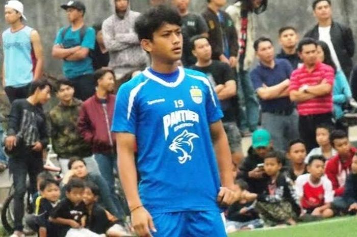 Gelandang muda Persib, Achmad Subagja Basith dalam sesi latihan timnya jelang Liga 1 musim 2017.