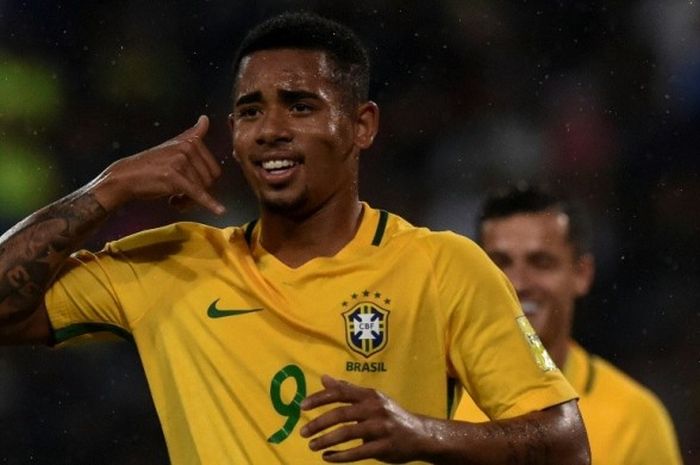 Penyerang Brasil, Gabriel Jesus, merayakan gol yang dia cetak ke gawang Venezuela dalam laga Kualifikasi Piala Dunia 2018 zona Amerika Selatan di Stadion Metropolitano de Merida, Selasa (11/10/2016).