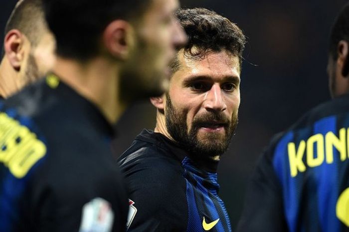 Antonio Candreva saat merayakan gol pertama dalam laga TIM Cup antara Inter Milan kontra Bologna di Stadio Giuseppe Meazza, 17 Januari 2017. 