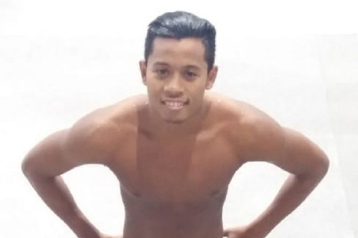 Perenang putra Indonesia, Fadlan Prawira, berpose saat mengikuti NEO Garden 14th Singapura  National Swimming Championship 2018 di OCBC Aquatic Center, Singapura.