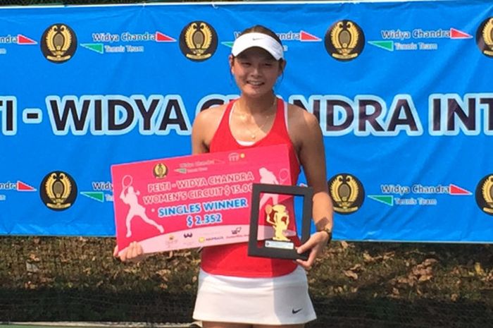 Arianne Hartono, petenis Belanda berdarah Indonesia menjadi juara tunggal putri turnamen tenis ITF Widya Chandra International di Hotel Sultan Jakarta pada Minggu (22/7/2018)