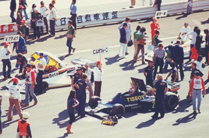 Suasana starting grid Formula 1 GP Jepang musim 1997 di Fuji Speedways.