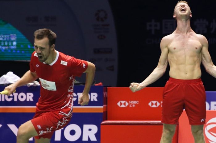 Selebrasi kemenangan ganda putra Denmark, Kim Astrup (kanan)/Anders Skaarup Rasmussen, usai memastikan juara China Open 2018 pada Minggu (23/9/2018) di Changzhou, China.