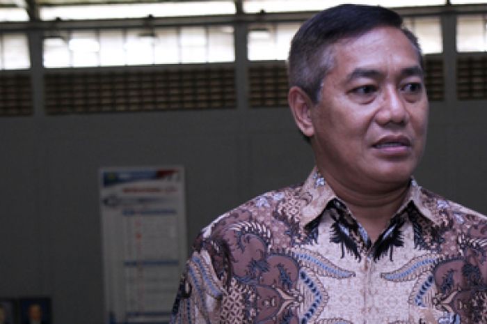 Hakim servis bulu tangkis asal Indonesia, Edy Rufianto