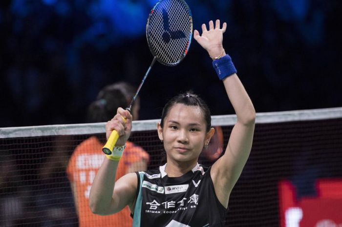 Tai Tzu Ying saat berhadapan dengan Saina Nehwal pada babak perempat final French Open 2018 di Stade Pierre de Coubertin, Paris, Prancis, Jumat (26/10/2018).
