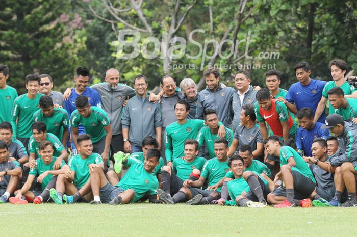 Timnas U-23 Indonesia menggelar game internal di Lapangan ABC, Senayan, Jakarta Pusat, Minggu (21/1/2018)