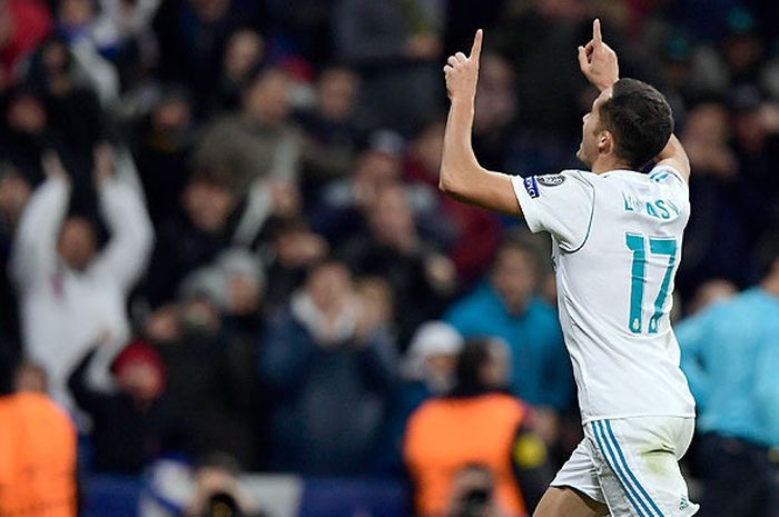 Aksi selebrasi gelandang Real Madrid, Lucas Vazquez, seusai mencetak gol ke gawang Borussia Dortmund dalam laga lanjutan Grup H Liga Champions 2017-2018 di Stadion Santiago Bernabeu, Madrid, pada 6 Desember 2017.