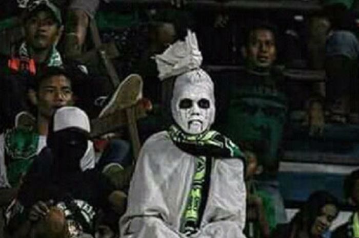 Pocong Penghuni Gate 19 Stadion Gelora Bung Tomo (GBT) Surabaya