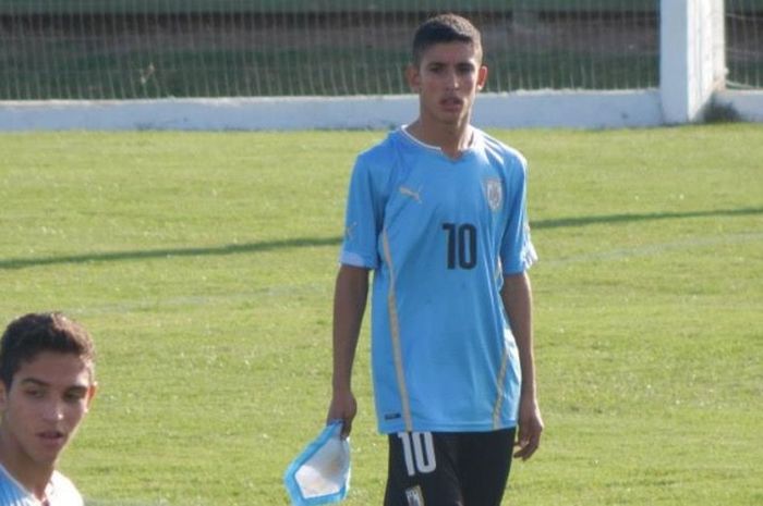 Juan Manuel Sanabria beraksi bersama tim junior Uruguay