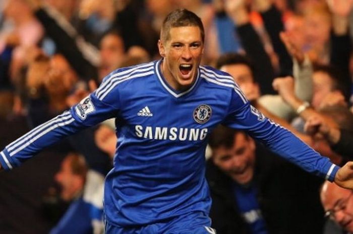 Fernando Torres merayakan gol dia untuk Chelsea dalam pertandingan Premier League kontra Manchester City di Stamford Bridge, London, Inggris, 27 Oktober 2013.