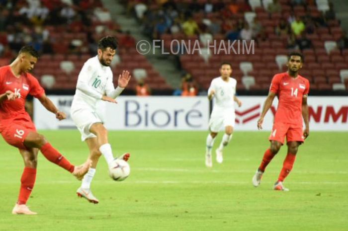 Pertandingan antara tim nasional Singapura dan Indonesia pada laga perdana Grup B Piala AFF 2018 di Stadion Nasional, Jumat (9/11/2018). 