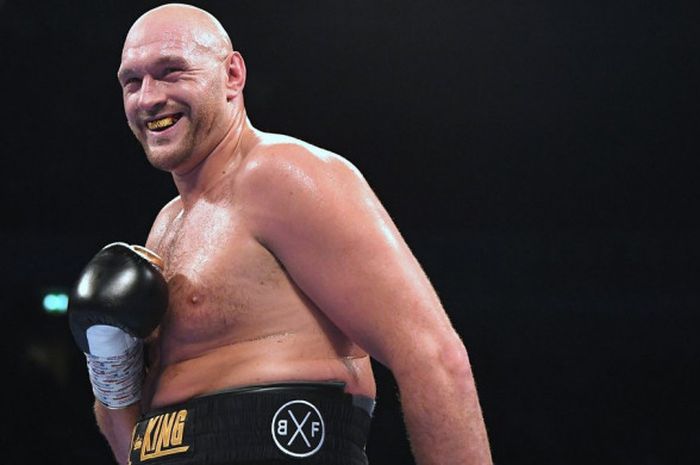  Ekspresi Tyson Fury (Inggris) setelah mengalahkan Sefer Seferi (Albania) di Manchester Arena, Inggris.