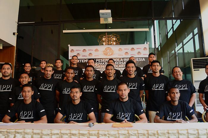 Para kapten tim dari klub Liga 1 berkumpul dalam acara konferensi pers bertajuk Pertemuan Pesepak Bola Indonesia yang berlangsung di Hotel Atlet Century Park, Jakarta, Selasa (25/9/2018).
