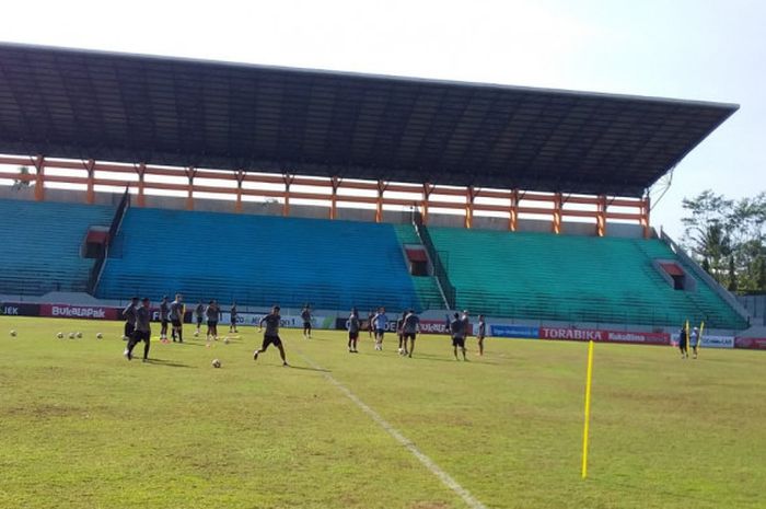 Skuat PSIS Semarang uji lapangan di Stadion Moch Soebroto, Kota Magelang, Jawa Tengah, Minggu (29/7/2018).