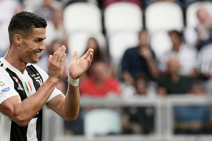 Ekspresi megabintang Juventus, Cristiano Ronaldo, dalam laga Liga Italia kontra Lazio di Allianz Stadium, Turin pada 25 Agustus 2018.