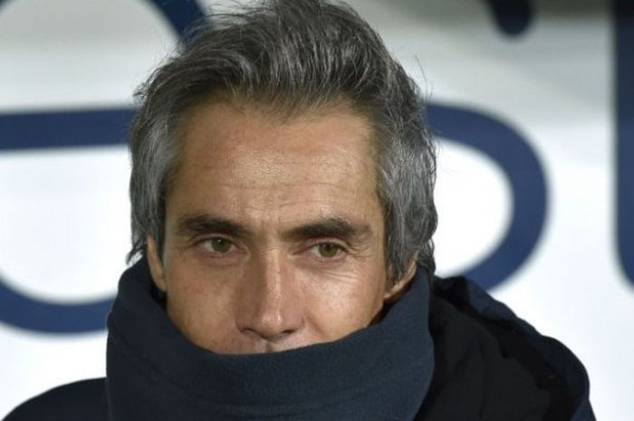 Paulo Sousa mendampingi Fioretina saat bermain melawan Juventus pada laga Serie A, kasta pertama Liga Italia, 15 Januari 2017. 