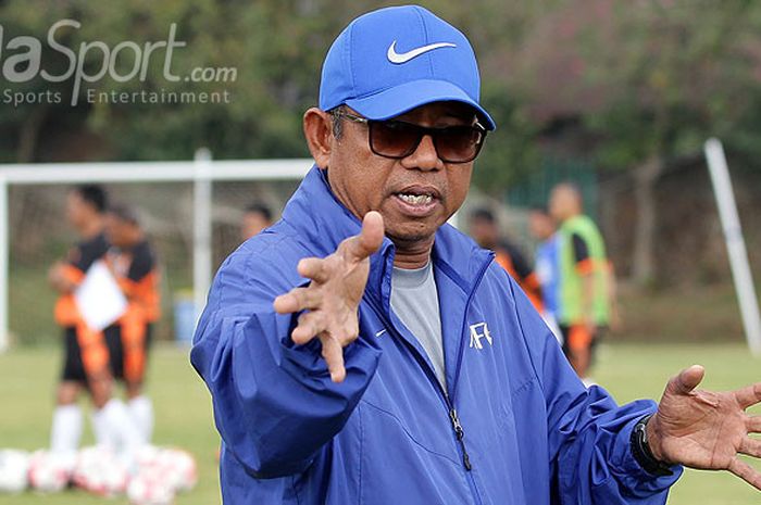 Emral Abus, pelatih baru Persib Bandung.