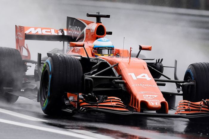 Pebalap McLaren, Fernando Alonso, menjalani sesi kualfikasi GP Italia di Autodromo Nazionale, Monza, Sabtu (2/9/2017). Alonso mendapat penalti 35 posisi start pada balapan GP Italia 2017.