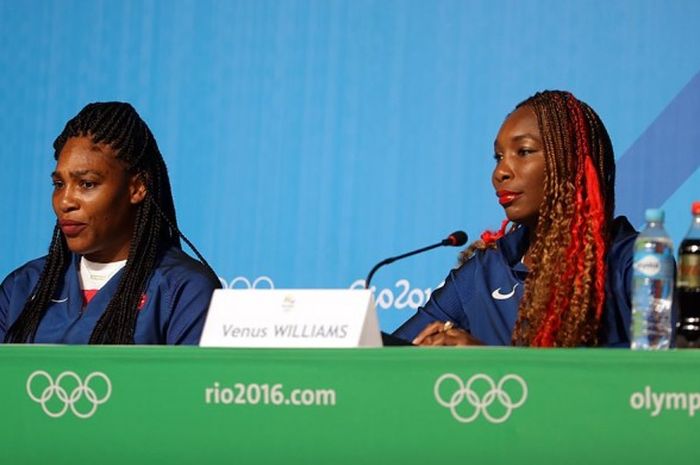 Dua petenis bersaudara asal Amerika Serikat, Serena Williams dan Venus Williams, menjawab pertanyaan wartawan di acara konferensi pers menjelang pertandingan tenis Olimpiade Rio 2016, pada 3 Agustus 2016.