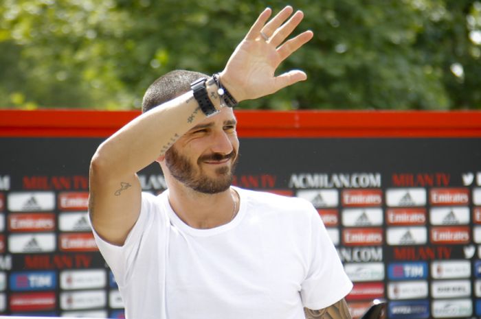 Leonardo Bonucci menandatangani kontrak bersama AC Milan hingga 30 Juni 2022.