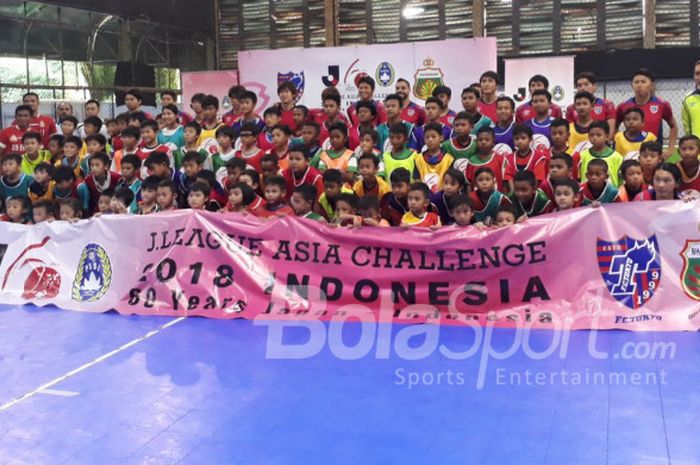 Klub J-League, FC Tokyo, menggelar coaching clinic di Lapangan Futsal Cilandak, Jakarta Selatan, Kamis (25/1/2018).