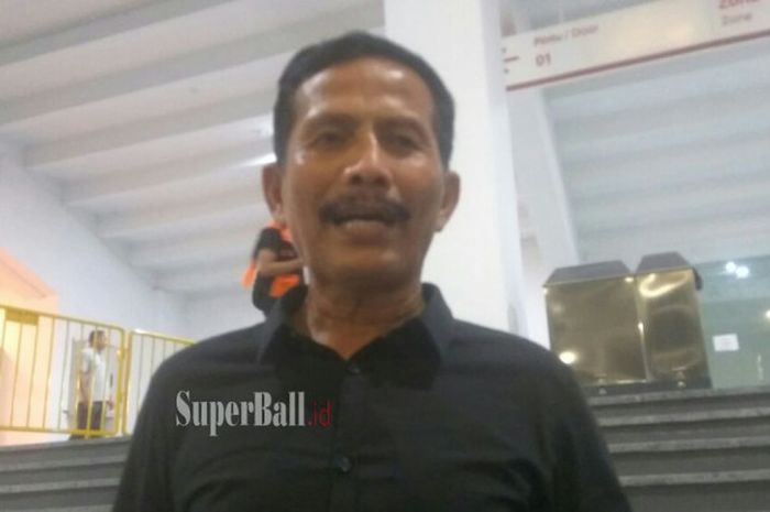 Djadjang Nurdjaman saat ditemui BolaSport.com sesuai laga Persija Jakarta melawan Bali United, di Stadion Utama Gelora Bung Karno, Jakarta, Sabtu (17/2/2018). 