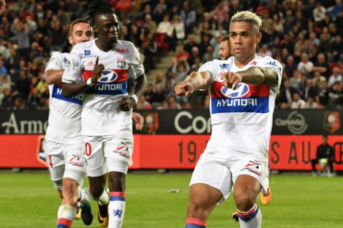 Striker Lyon, Mariano Diaz, melakukan selebrasi seusai mencetak gol ke gawang Rennes pada Jumat (11/8/2017).