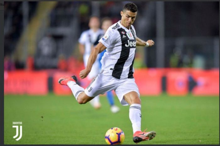 Aksi penyerang Juventus, Cristiano Ronaldo, dalam laga kontra Empoli pada pekan ke-10 Liga Italia, Sabtu (27/10/2018). Ada 4 rekor yang dipecahkan Cristiano Ronaldo sepanjang tahun 2018.