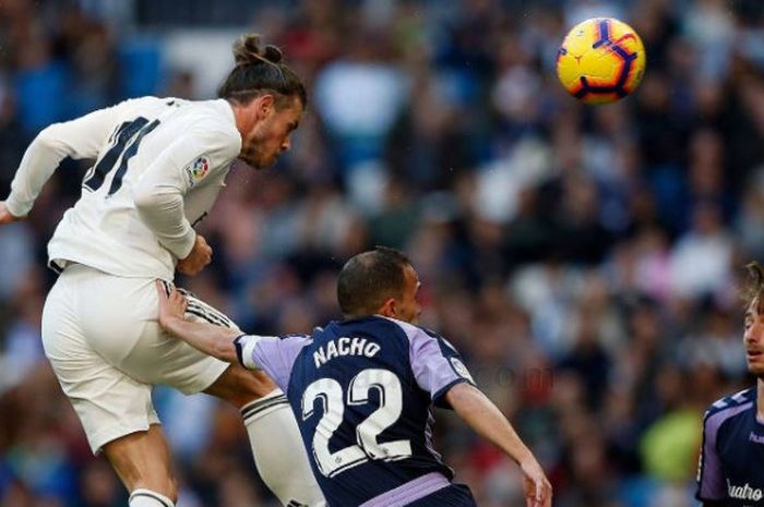 Pemain sayap Real Madrid, Gareth Bale, dalam laga melawan Real Valladolid pada pekan ke-11 Liga Spanyol di Stadion Santiago Bernabeu, Sabtu, 3 November 2018.