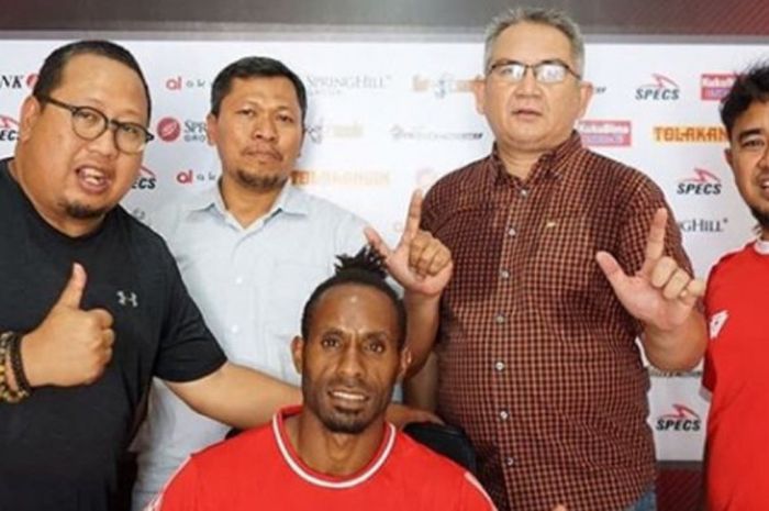 Frengki Kogoya resmi berseragam Persija Jakarta