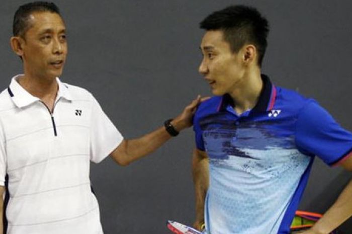  Lee Chong Wei (kanan) dan Misbun Sidek (kiri).  