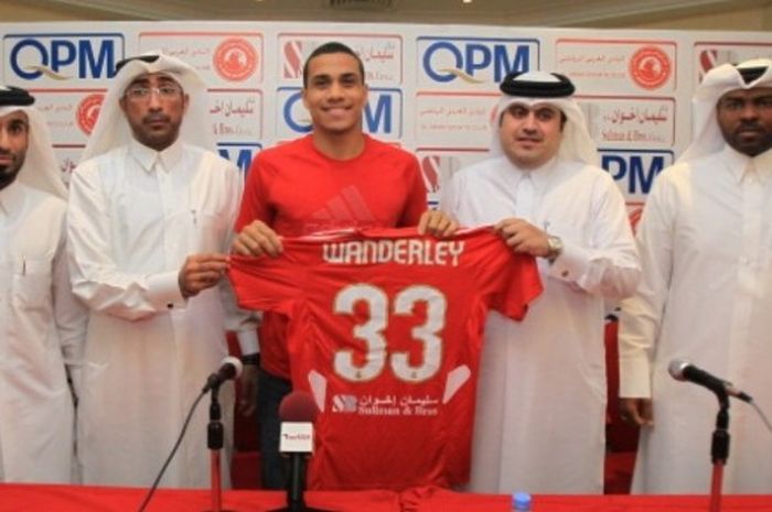 Penyerang Al Nasr, Wanderley Santos Monteiro Junior, diduga melakukan pemalsuan paspor Indonesia. 