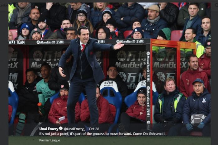 Pelatih Arsenal, Unai Emery, dalam laga pekan ke-10 menghadapi Crystal Palace di Selhurst Park, London, 28 Oktober 2018.