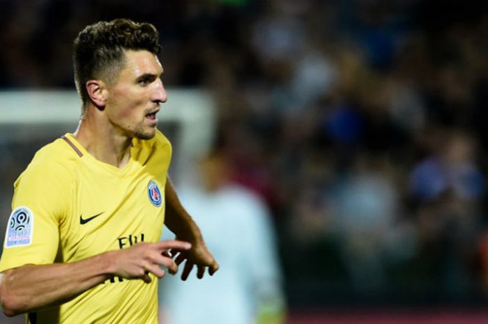 Bek PSG, Thomas Meunier, dalam laga kontra Metz di Saint-Symphorien Stadium pada 8 September 2017