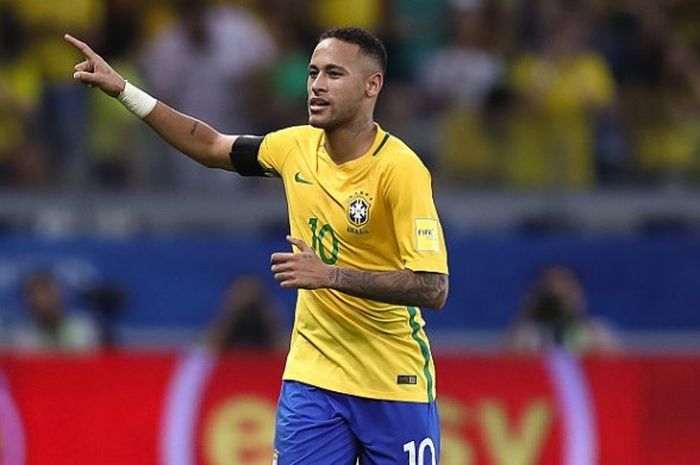 Pemain timnas Brasil, Neymar, melakukan selebrasi setelah mencetak gol ke gawang Argentina dalam laga Kualifikasi Piala Dunia 2018 di Stadion Mineirao, 10 November 2016. 
