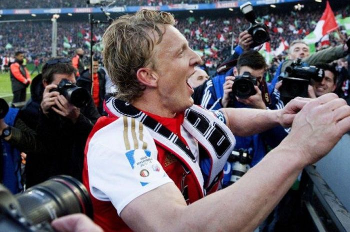 Dirk Kuyt saat merayakan kesuksesan Feyenoord menjuarai Piala Belanda setelah menekuk FC Utrecht di Stadion De Kuip, Rotterdam, 24 April 2016.