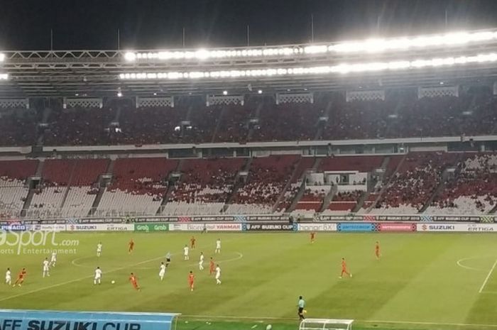  Suasana babak pertama laga timnas Indonesia vs Timor Leste pada matchday kedua Piala AFF 2018 di Stadion Utama Gelora Bung Karno (SUGBK), Jakarta, Selasa (13/11/2018). 