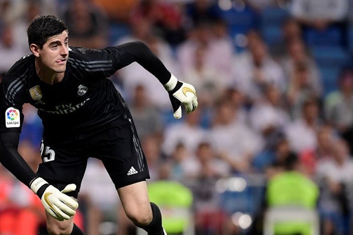 Ekspresi kiper Real Madrid, Thibaut Courtois, dalam laga Liga Spanyol kontra Espanyol di Stadion Santiago Bernabeu, Madrid, Spanyol pada 22 September 2018.