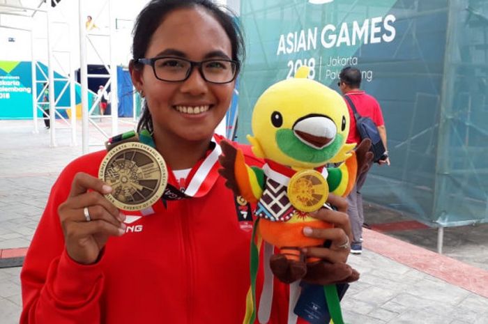 Atlet soft tenis putri Indonesia, Dwi Rahayu Pitri, yang meraih medali perunggu Asian Games nomor tunggal putri pada Rabu (29/8/2018) di Tennis Court Jakabaring, Palembang, Sumatra Selatan.