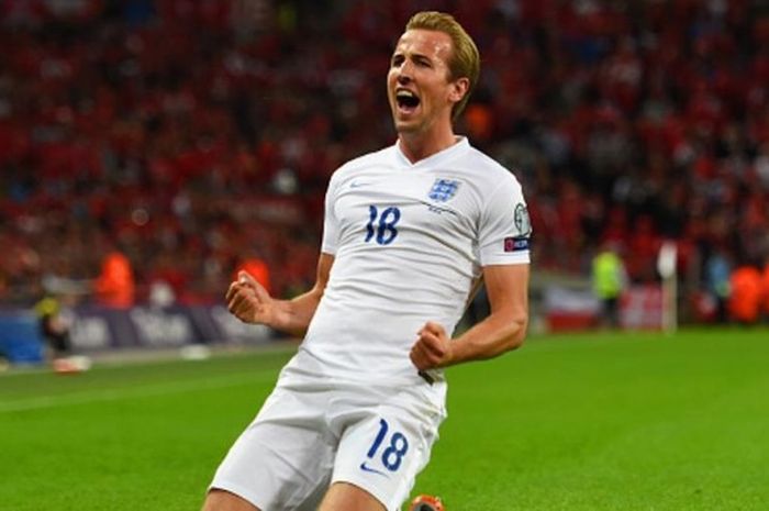 Penyerang Inggris, Harry Kane, merayakan gol yang dia cetak ke gawang Swiss dalam laga kualifikasi Euro 2016 di Stadion Wembley, London, Inggris, pada 8 September 2015.