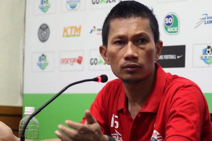   Kapten Persija Jakarta, Ismed Sofyan, melancarkan kritikan terhadap wasit seusai timnya dikalahkan