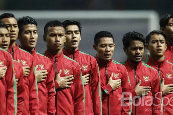 Skuad tim nasional U-23 Indonesia dalam laga persahabatan melawan Suriah di Stadion Wibawa Mukti, Cikarang, Kamis (16/11/2017). 