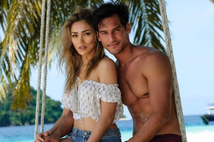 Jessica Iskandar (kiri) dan Richard Kyle saat berada di Pulau Mentawai