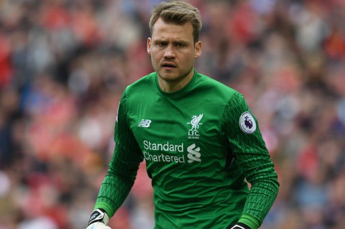 Ekspresi kiper Liverpool, Simon Mignolet, dalam pertandingan Liga Inggris 2016-2017 menghadapi Middl